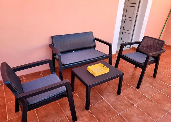 Funcional En Residencial Con Piscina En Inmejorable Ubicacion En Centro De La Isla