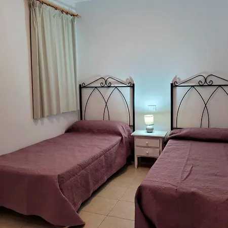 Funcional En Residencial Con Piscina En Inmejorable Ubicacion En Centro De La Isla Appartamento *