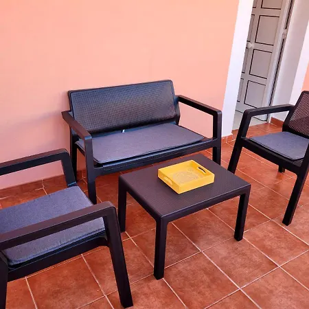 Funcional En Residencial Con Piscina En Inmejorable Ubicacion En Centro De La Isla