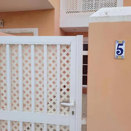 Funcional En Residencial Con Piscina En Inmejorable Ubicacion En Centro De La Isla Appartamento *